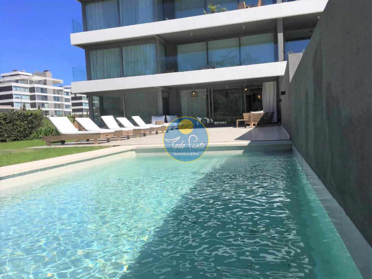 Excepcional planta baja con piscina propia.  Venta, Punta del Este - TDP6499A