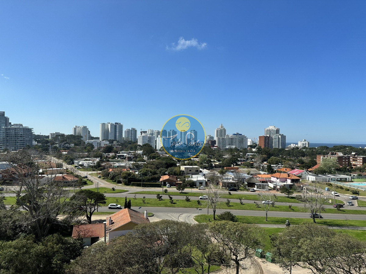Miami Boulevard, Punta del Este, todos los servicios, excelente construccion - TDP5437A