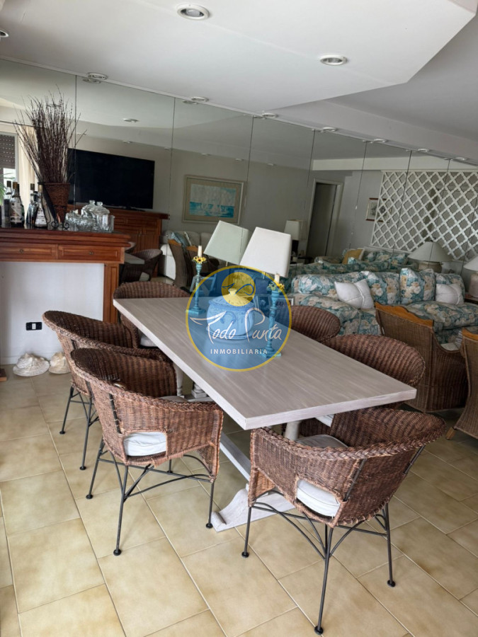 TORREON VENTA EN EXCELENTE PRECIO 3 DORMITORIOS Y DEPENDENCIA DE SERVICIO, PUNTA DEL ESTE PLAYA MANSA - TDP9725A