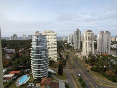 ROOSEVELT TERRAZA CON PARRILLERO PROPIO 3 DORMITORIOS EN VENTA