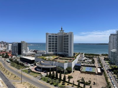 Apartamento en Playa Mansa, Punta del Este