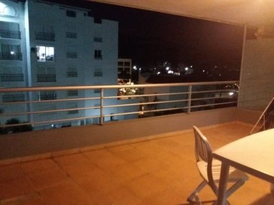 CERCA DE TODO 2 DORMITORIOS, PISCINA, PARRILLERO, ALQUILER