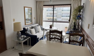 VENTA PUNTA DEL ESTE 2 DORMITORIOS A PASITOS DEL PUERTO Y GORLERO CON AMENITIES
