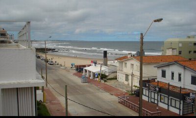 VENTA  y ALQUILER ANUAL  PENINSULA 2 DORMITORIOS CON SERVICIOS Y RENTA