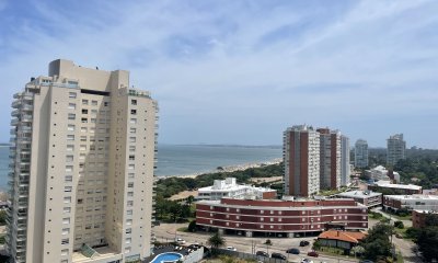TORRE DE CATEGORIA VENTA EN PUNTA DEL ESTE 3 DORMITORIOS PLAYA MANSA