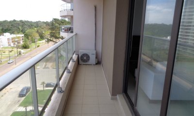 VENTA  3 DORMITORIOS 2 BAÑOS EN AVENIDA  ROOSEVELT PUNTA DEL ESTE