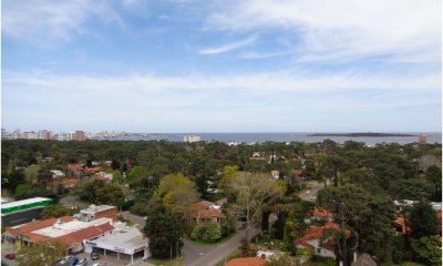 Apartamento en Cantegril, 3 dormitorios *