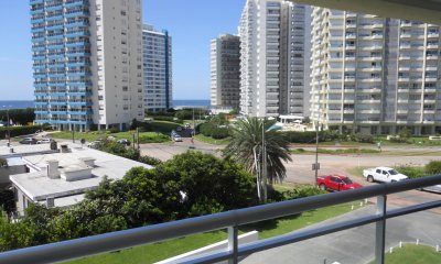 A UNA CUADRA DEL MAR EN ZONA DE BRAVA