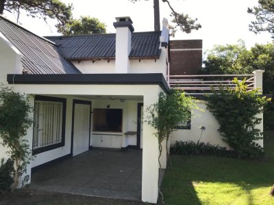 casa en brava, 3 dormitorios con piscina en punta del este alquiler y venta - tdp4453c