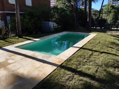 casa en brava, 3 dormitorios con piscina en punta del este alquiler y venta - tdp4453c