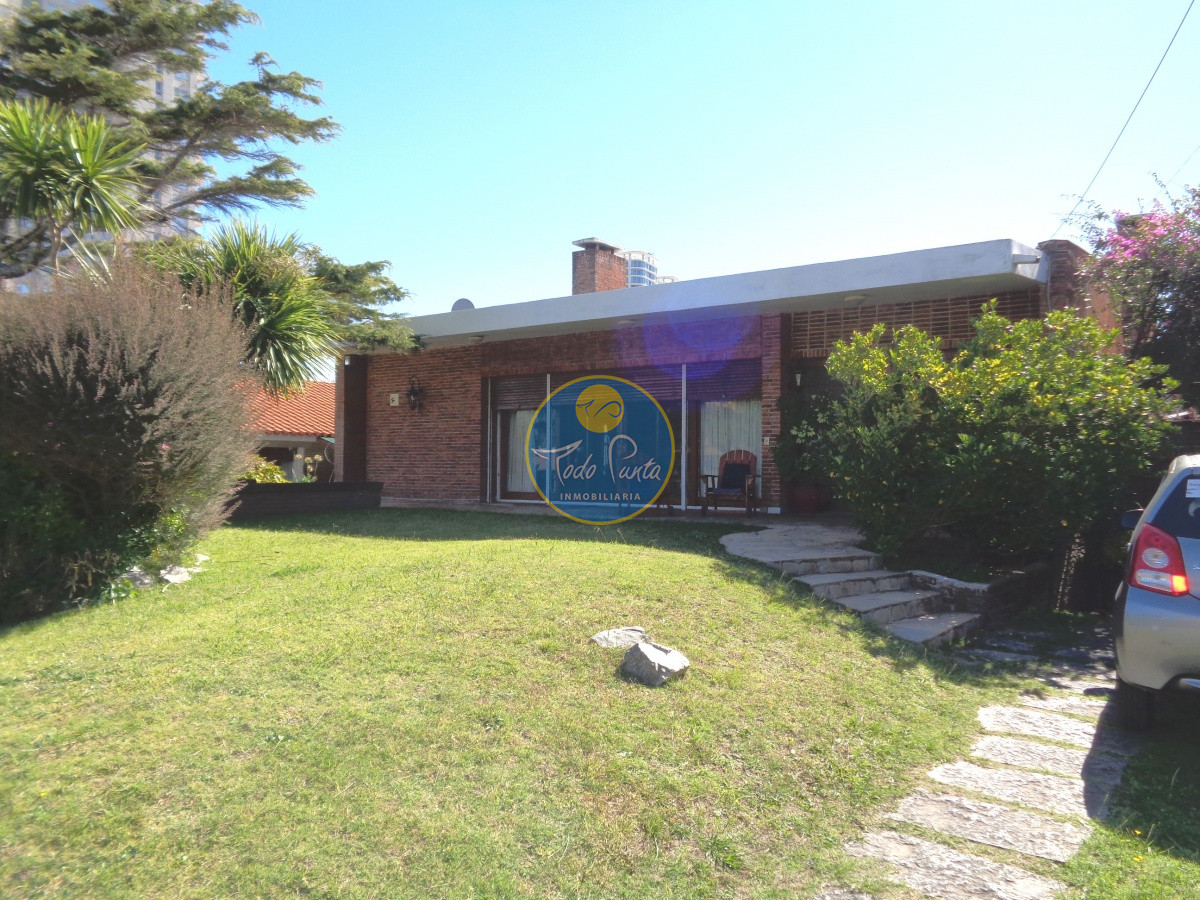 casa en mansa, 4 dormitorios *en venta y alquiler invernal 1800 dolares mensuales  - tdp4397c