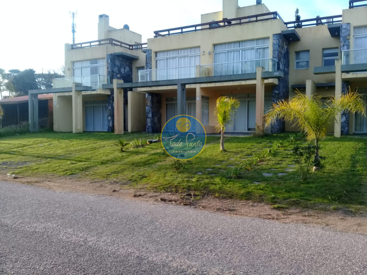 hermosa casa en manantiales, a 250 mts de playa bikini - tdp5431c