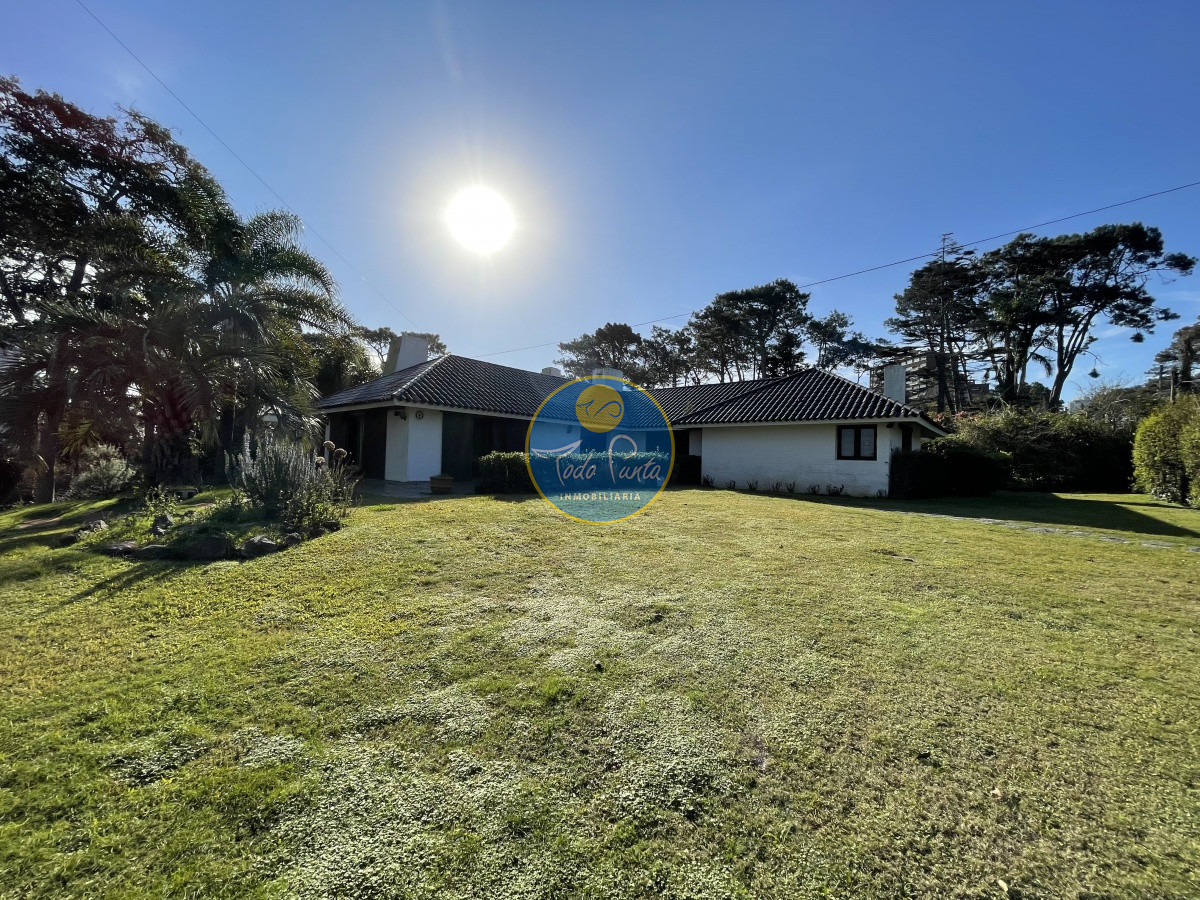 casa en venta, excelente zona residencial punta del este, playa mansa - tdp6416c