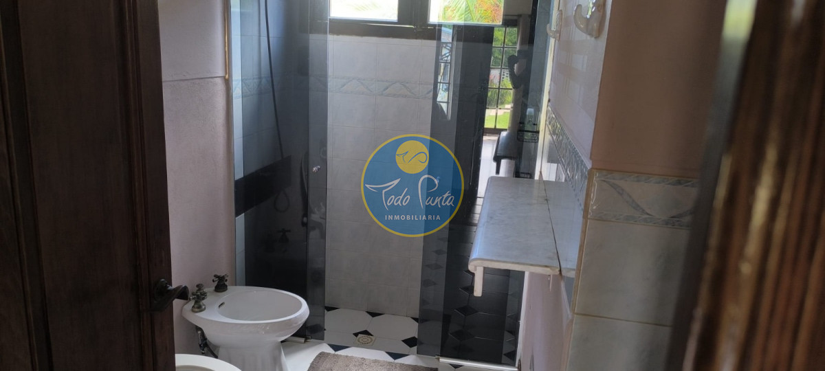 Miniatura de Casa de 3 dormitorios en Chihuahua, Punta del Este | Todo Punta