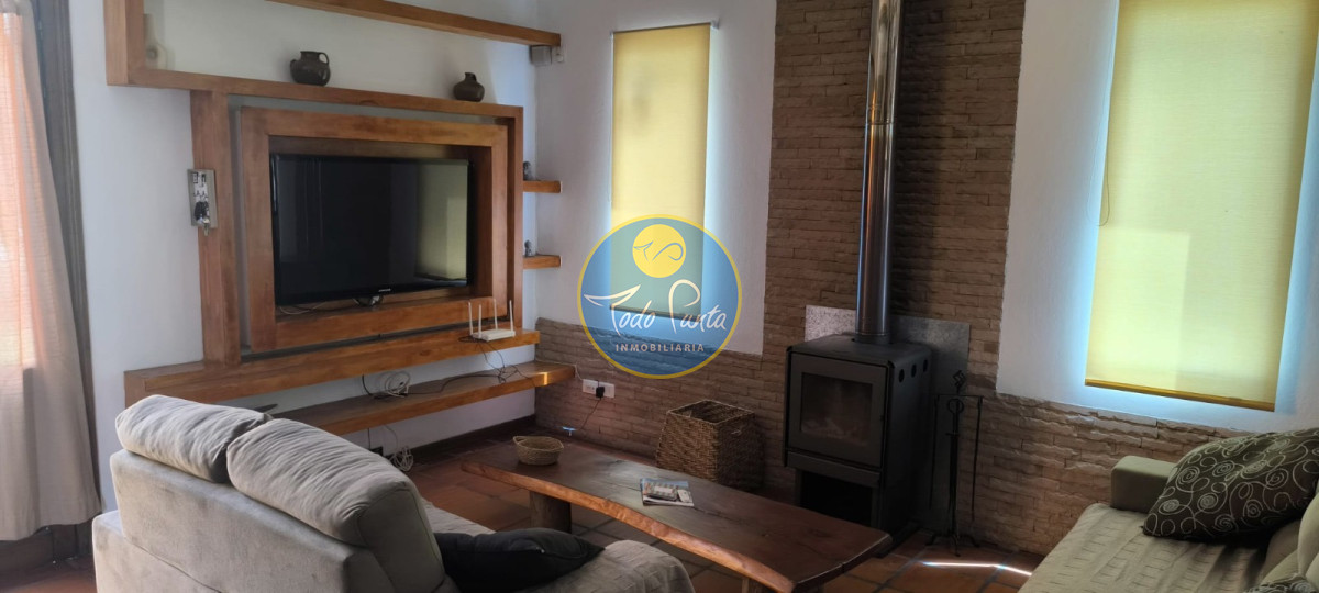 Miniatura de Casa de 3 dormitorios en Chihuahua, Punta del Este | Todo Punta