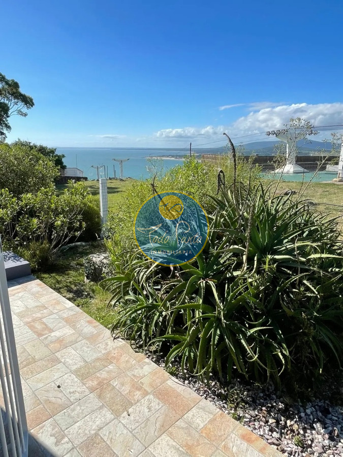 Casa a estrenar con una vista increíblemente hermosa, Piriapolis, Cerro San Antonio - TDP8748C