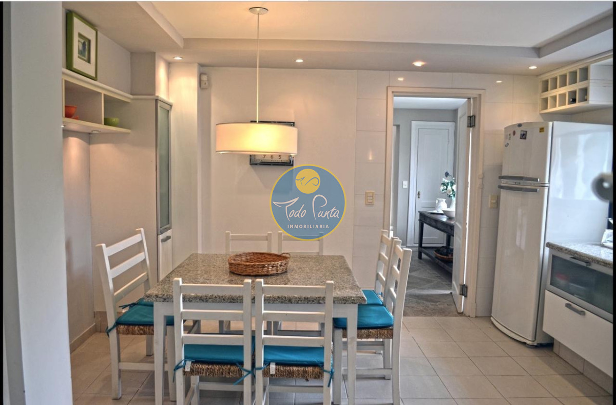 Miniatura de Casa de 5 dormitorios en Brava, Punta del Este | Todo Punta