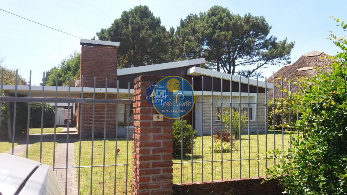 CASA PINARES 3 DORMITORIOS 2 BAÑOS A 5 CUADRAS DE LA PLAYA  - TDP4218C
