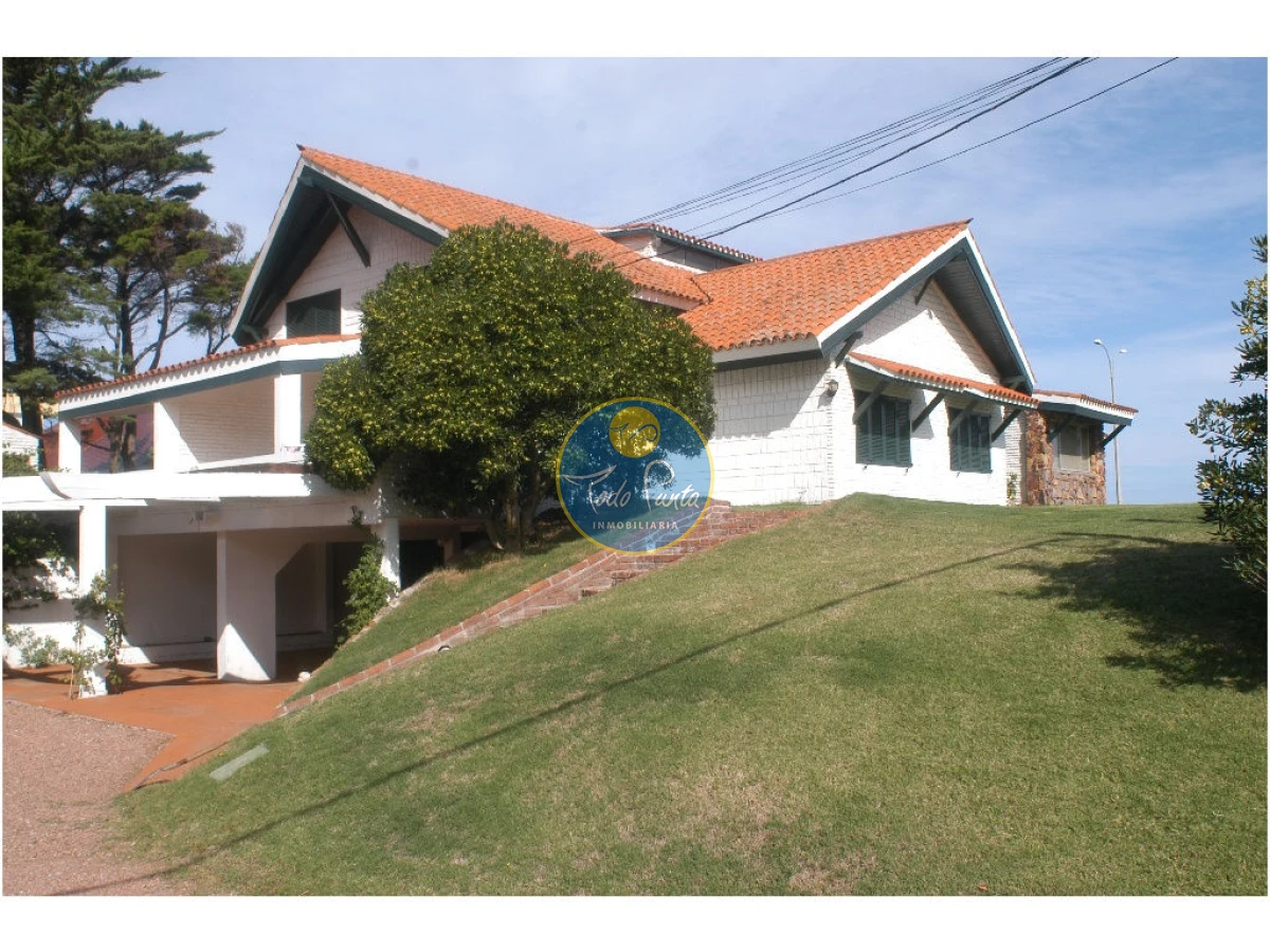 FRENTE AL MAR, ESPECTACULAR CASA , ALQUILER PARA TEMPORADA      - TDP4183C