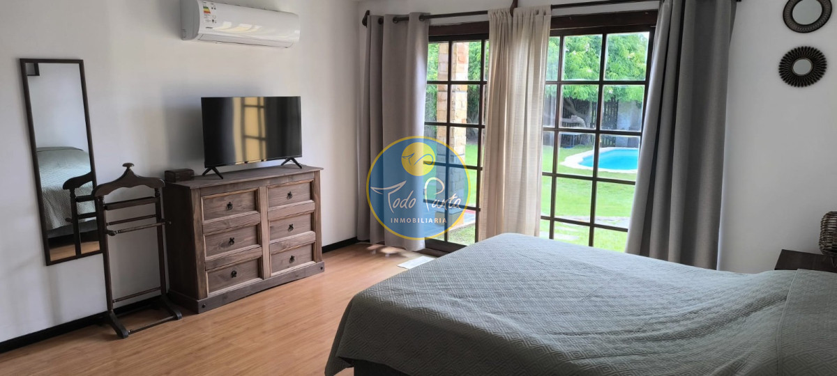 Miniatura de Casa de 3 dormitorios en Chihuahua, Punta del Este | Todo Punta