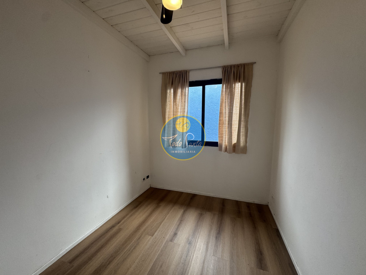 Miniatura de Casa de 2 dormitorios en Balneario Buenos Aires, Punta del Este | Todo Punta