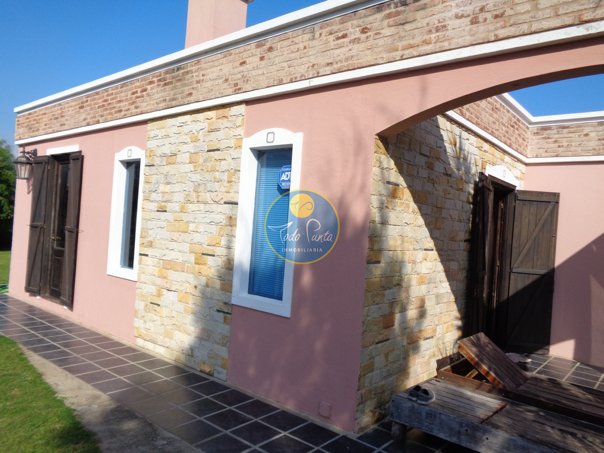 Miniatura de Casa de 3 dormitorios en Chihuahua, Punta del Este | Todo Punta