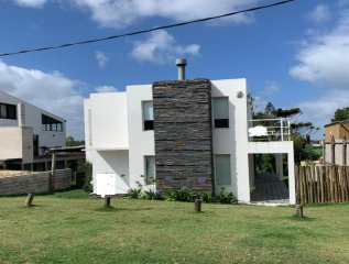 Casa en Punta Piedras, 3 dormitorios
