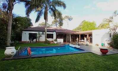 CHALET EN VENTA EN PUNTA DEL ESTE, BARRIO LUGANO