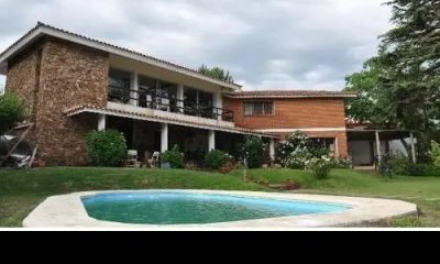 Casa en Mansa, 6 dormitorios 5 baños , piscina profesional ,bar y barbacoa para 30 personas