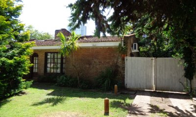VENTA  3 DORMITORIOS 3 BAÑOS . A 3 CUADRAS DE LA BRAVA PARADA 6