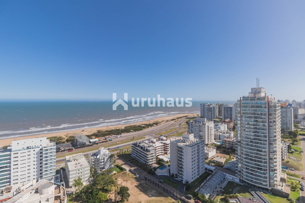 ALQUILER APARTAMENTO TRES DORMITORIOS AIDY GRILL PISO ALTO VISTA AL MAR