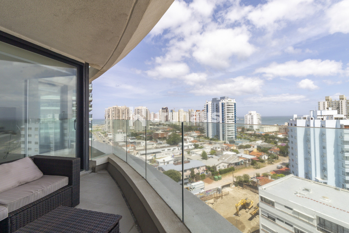 VENTA APARTAMENTO TRES DORMITORIOS PUNTA DEL ESTE PLAYA BRAVA EDIFICIO ART TOWER