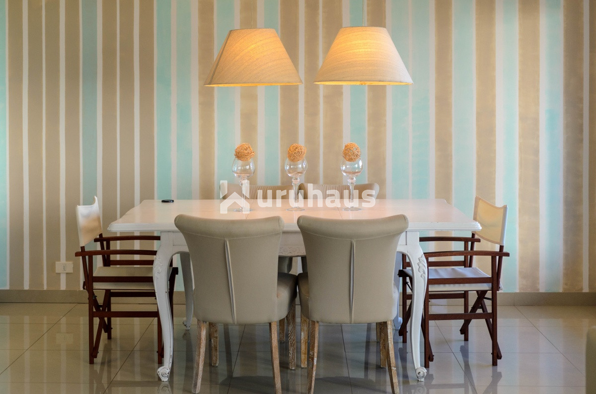 VENTA APARTAMENTO TRES DORMITORIOS PLAYA BRAVA EDIFICIO BRAVA BIARRITZ PARRILLERO PROPIO