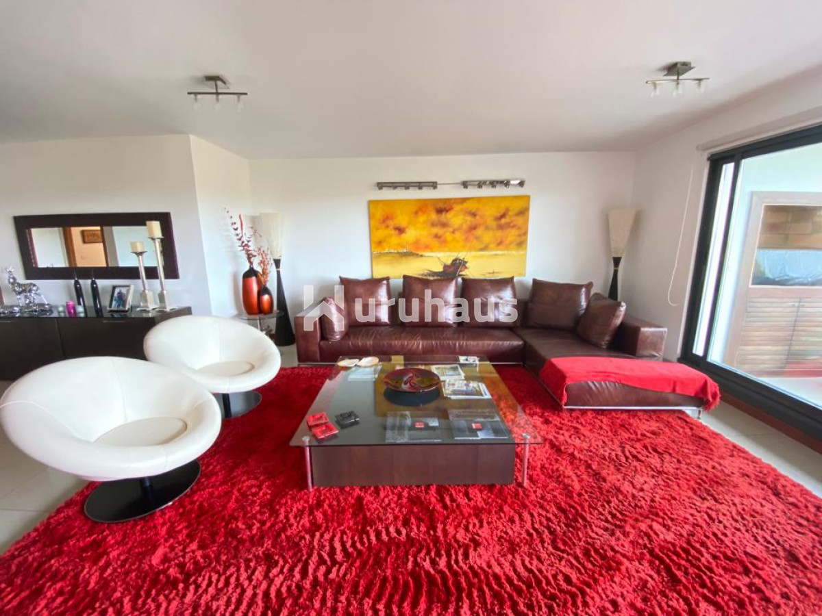 ALQUILER APARTAMENTO TRES DORMITORIOS PUNTA DEL ESTE BRAVA PRIMERA LINEA EDIFICIO MARIGOT 1