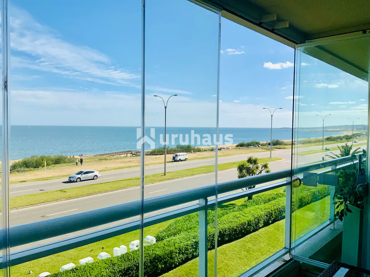 ALQUILER APARTAMENTO DOS DORMITORIOS PUNTA DEL ESTE PLAYA MANSA EDIFICIO CRUCEROS 