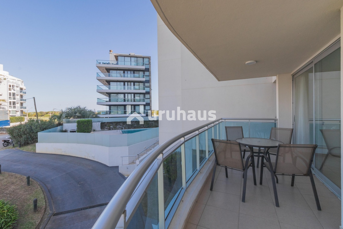ALQUILER APARTAMENTO CUATRO DORMITORIOS PUNTA DEL ESTE CHIVERTA EDIFICIO SOL Y LUNA I 