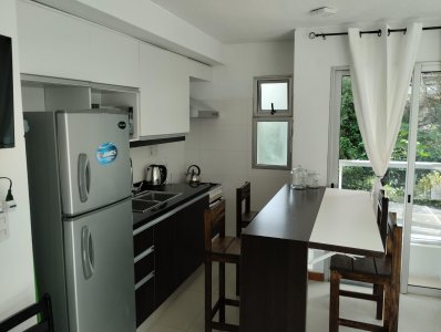 VENTA APARTAMENTO MONOAMBIENTE PUNTA DEL ESTE EDIFICIO THE POINT BRAVA