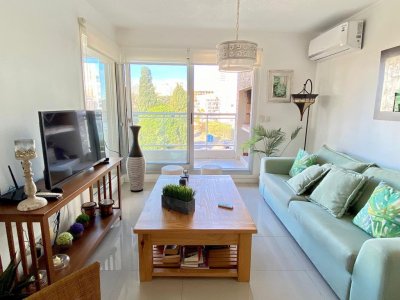 VENTA APARTAMENTO TRES DORMITORIOS PUNTA DEL ESTE EDIFICIO PAMPAS 