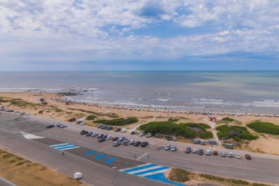 ALQUILER APARTAMENTO UN DORMITORIO PUNTA DEL ESTE EDIFICIO TORRE DEL PLATA