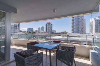VENTA APARTAMENTO TRES DORMITORIOS FOREST TOWER 2 PLAYA BRAVA