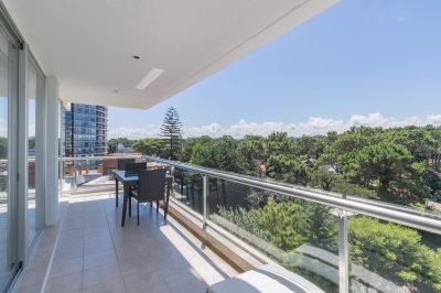VENTA APARTAMENTO DOS DORMITORIOS PUNTA DEL ESTE EDIFICIO BE PUNTA 
