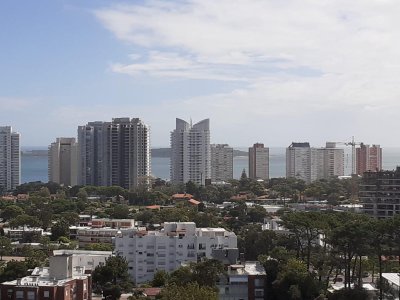 ALQUILER TEMPORAL APARTAMENTO TRES DORMITORIOS PUNTA DEL ESTE EDIFICIO OCEAN DRIVE