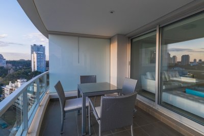 VENTA APARTAMENTO DOS DORMITORIOS PUNTA DEL ESTE AIDY GRILL PISO ALTO 