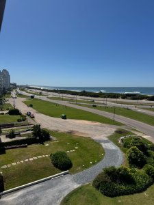 DEPARTAMENTO EN VENTA PLAYA BRAVA PRIMERA LINEA