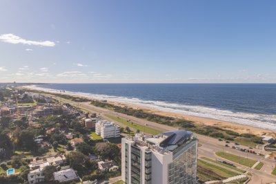 VENTA APARTAMENTO TRES DORMITORIOS PUNTA DEL ESTE EDIFICIO LOOK BRAVA