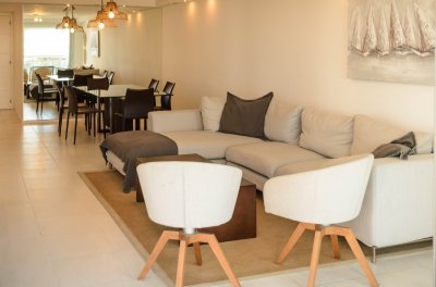 VENTA APARTAMENTO TRES DORMITORIOS FOREST TOWER 1 PLAYA BRAVA
