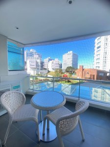 ALQUILER APARTAMENTO DOS DORMITORIOS PUNTA DEL ESTE EDIFICIO WIND TOWER
