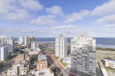 VENTA APARTAMENTO DOS DORMITORIOS PUNTA DEL ESTE EDIFICIO ONIX