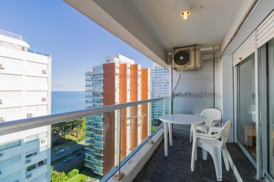 VENTA APARTAMENTO DOS DORMITORIOS PUNTA DEL ESTE EDIFICIO PALM BEACH