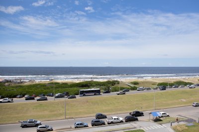 VENTA APARTAMENTO TRES DORMITORIOS PUNTA DEL ESTE PLAYA BRAVA LE PARC IV